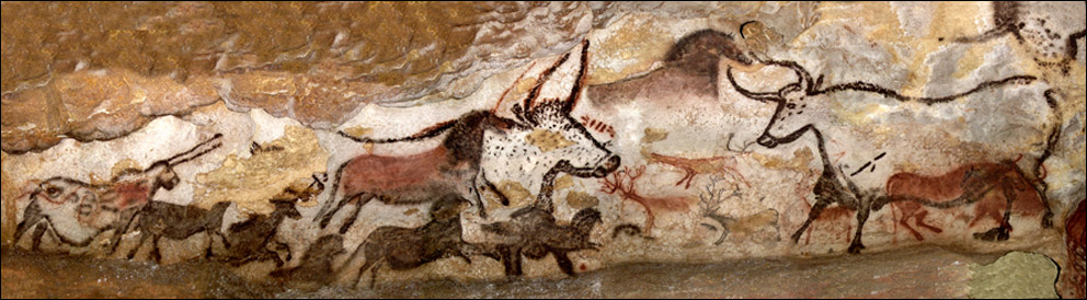 Lascaux Cave, left wall in The Great Hall of the Bulls