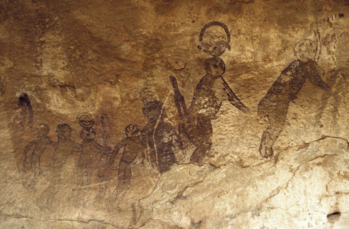 >Exemple de representacion de « Têtes Rondes » sus las parets rocassudas del Sahara central © Jean-Loïc Le Quellec