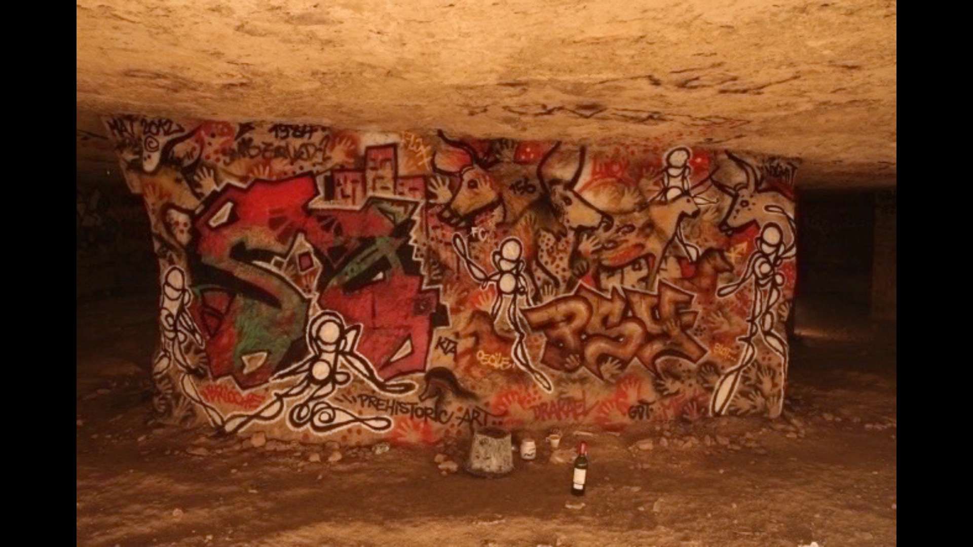 Alexandre Stolypine, dit Psychoze Nolimit, pintura d'aprèp Lascaux, 2016. París, catacombas.